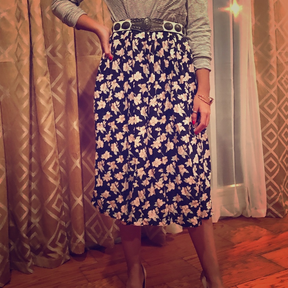 Floral midi knee length skirt.
